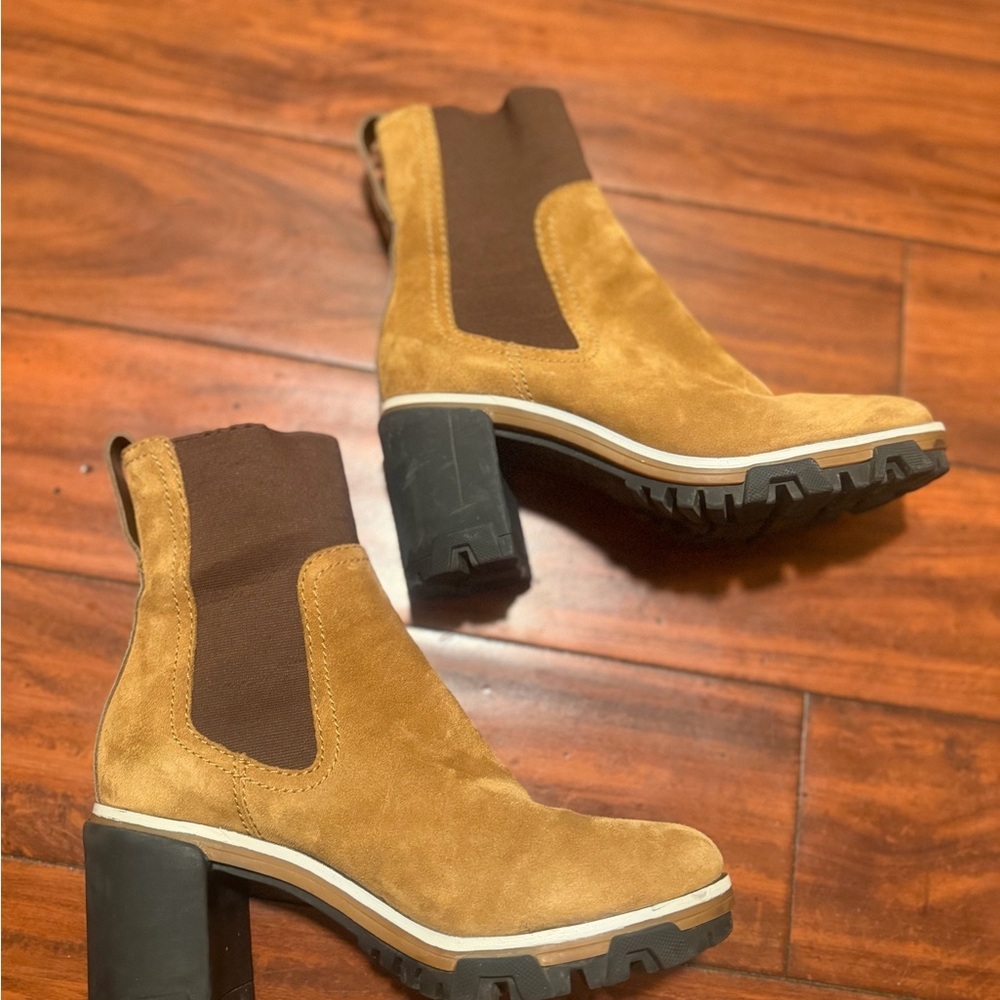 rag & bone Two-Tone Chestnut Suede Chelsea Lug Heel Boots - Picture 7 of 11